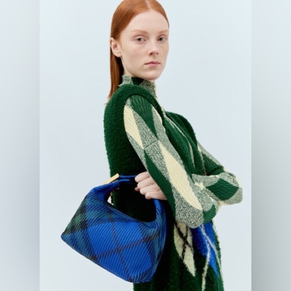 Burberry Medium Duffle Bag Handbag Knit knight color authentic luxe blue gold - Picture 5 of 16